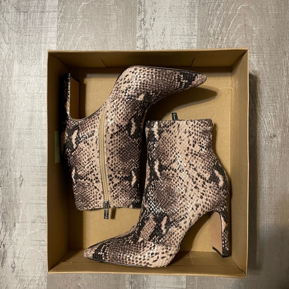 Jessica Simpson ankle boots